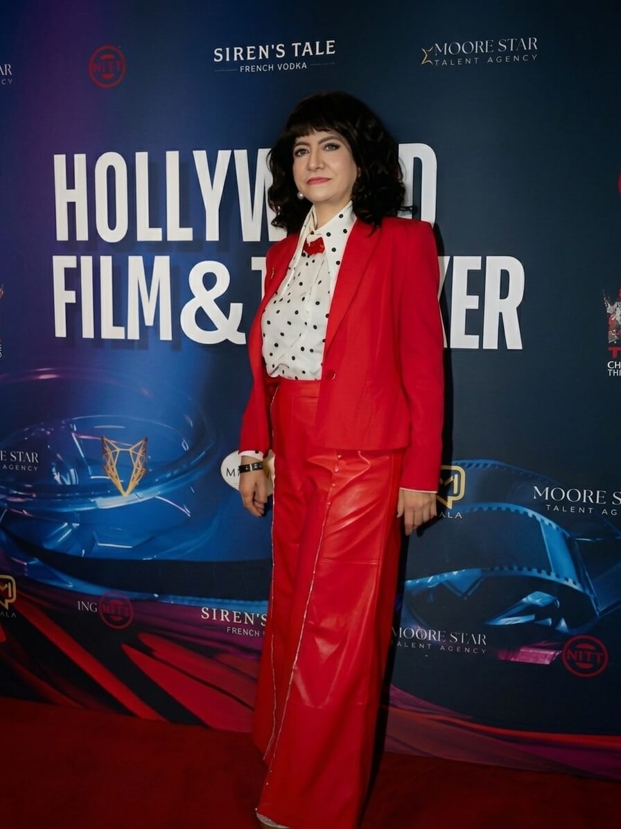 Yeena Fisher on the red carpet, photo 8